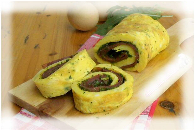 Rotolo di frittata alla bresaola e pesto di rucola | Alico srl